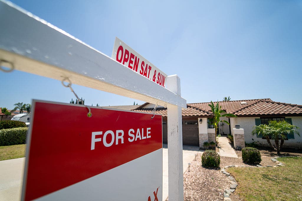 Mortgage rates drop to lowest level in more than a month as Iran deal progresses