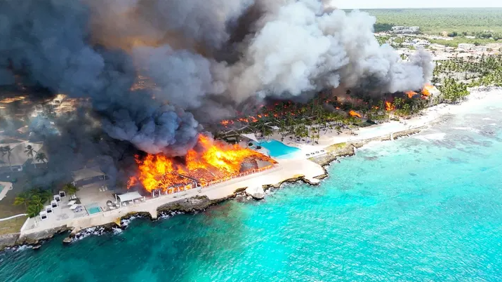 At least one tourist dead after massive fire nearly destroys Caribbean resort, 1,690 evacuated