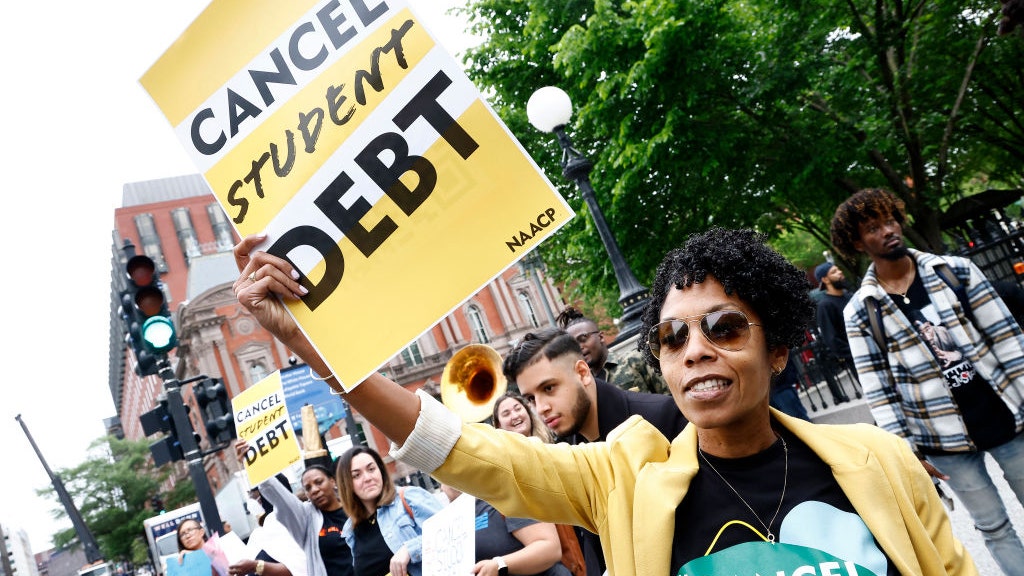 Trump administration to cut student loan interest rates