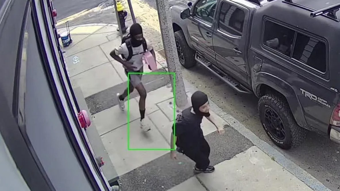 Kids running lemonade stand robbed by armed thieves in Boston