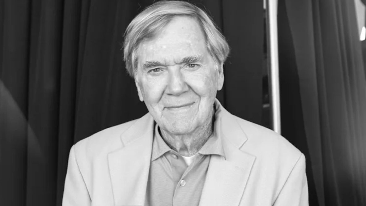 Raymond Berry, NFL Hall of Fame receiver, dies at 93
