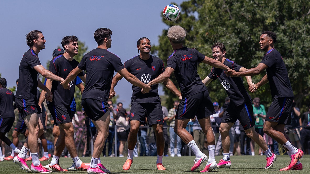 World Cup live updates: US faces off with Paraguay