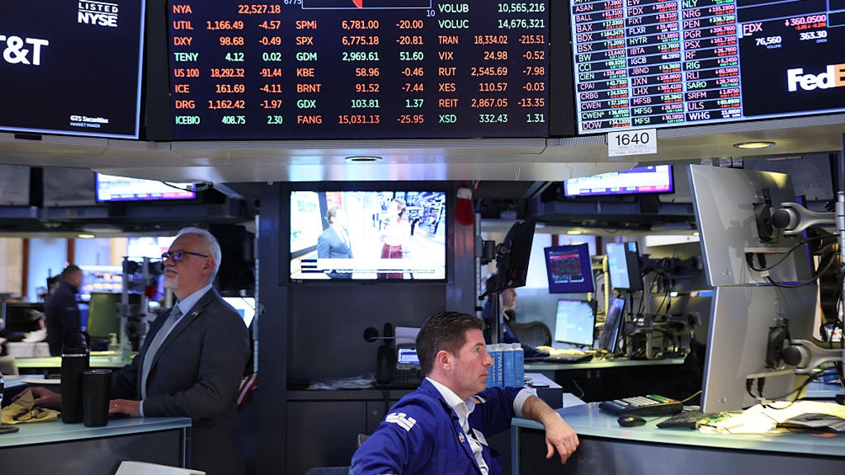 Top CEOs brace for downturn, warn US economy will worsen in next 6 months