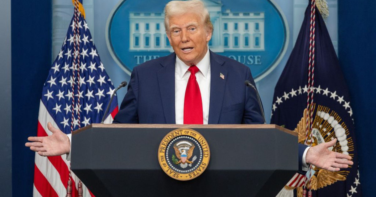 O processo tem como alvo as políticas de contratação federal anti-DEI da administração Trump