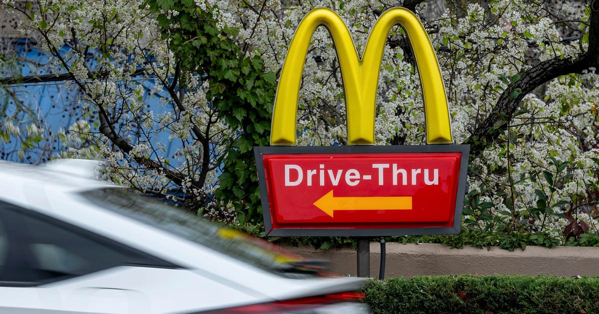 McDonald’s testa serviço drive-through com tecnologia de IA: o que você precisa saber
