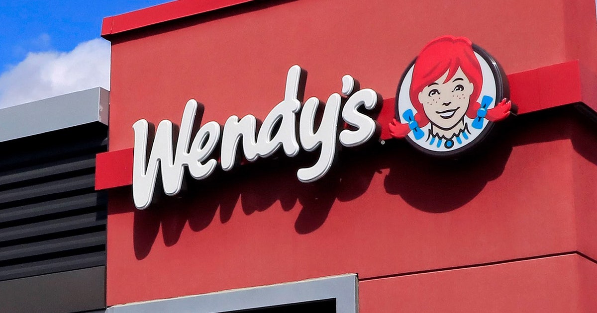 As ações de Wendy dispararam a tal ponto que as negociações foram interrompidas várias vezes As ações de Wendy dispararam a tal ponto que as negociações foram interrompidas várias vezes