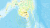 Huge 7.8 earthquake strikes off the coast of the Philippines