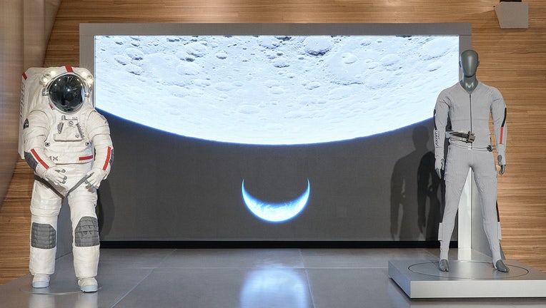湯 PRADA22ssジャンプスーツ Gallery: Prada's new Artemis IV garment makes sure NASA astronauts