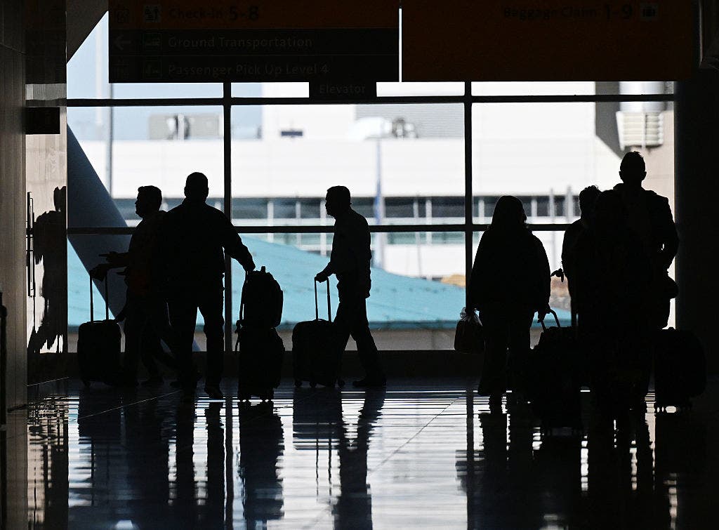 Airlines warn changing daylight saving time would disrupt scheduling
