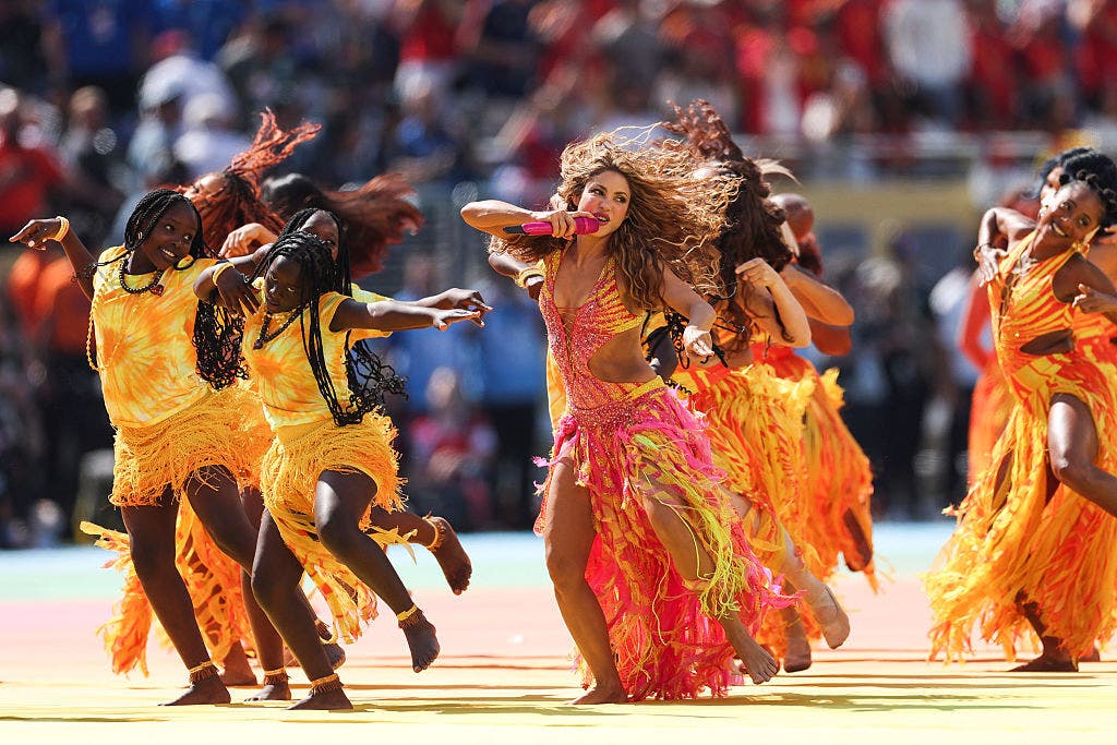Shakira, Justin Bieber, Muppets take stage for World Cup halftime