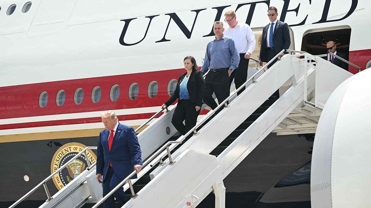 President Trump takes family of fallen soldier to Georgia on Air Force One