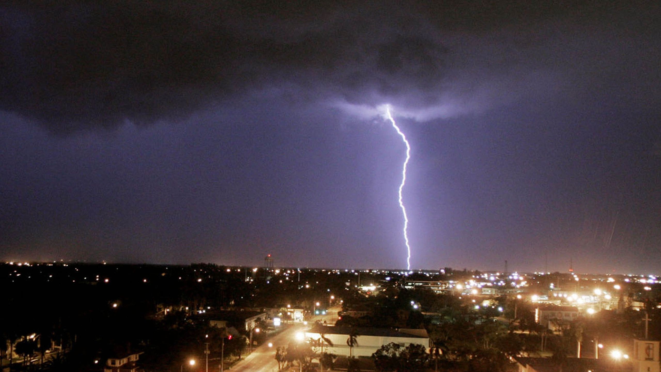 Victim ID'd in deadly lightning strike at Florida beach that killed 1, hurt 3 others