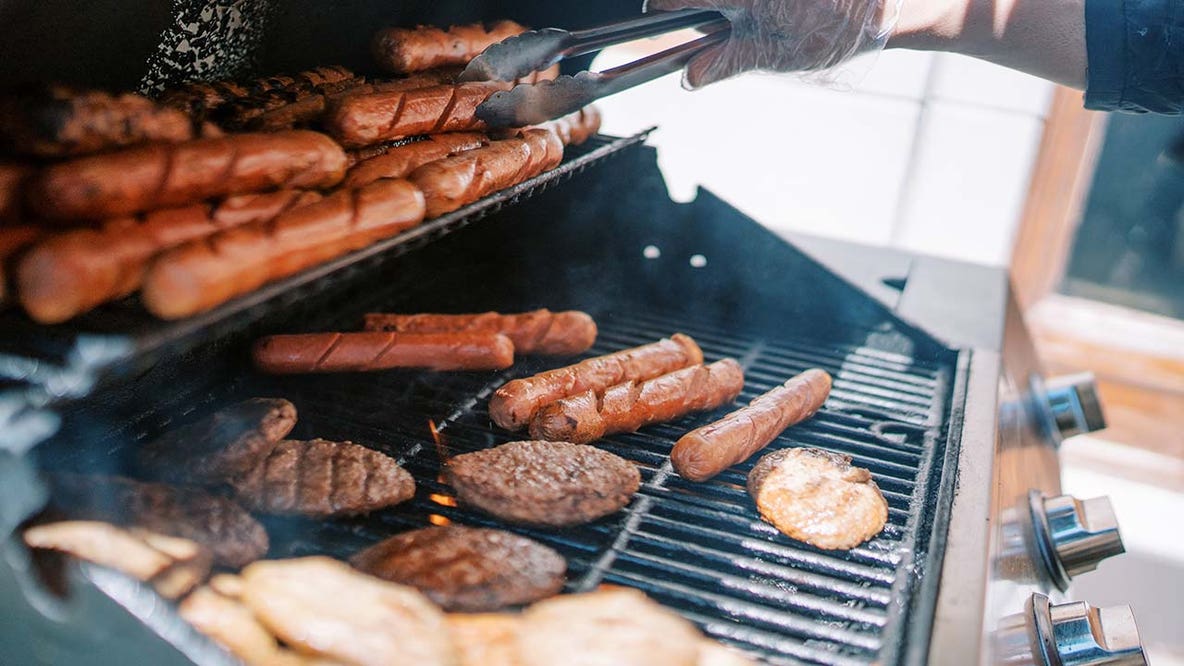 4th of July cookout: Tips for practicing safe food handling when grilling and hosting gatherings