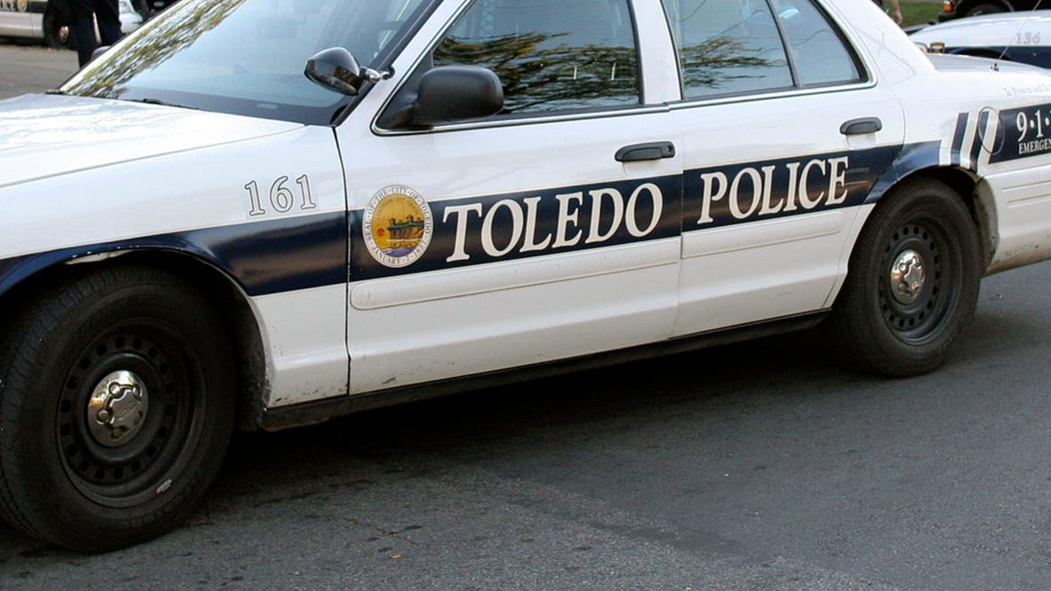3 dead after carbon monoxide found in Ford Explorer