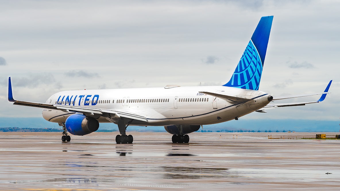 United Airlines must face class action lawsuit over 'window seats' without windows, judge rules