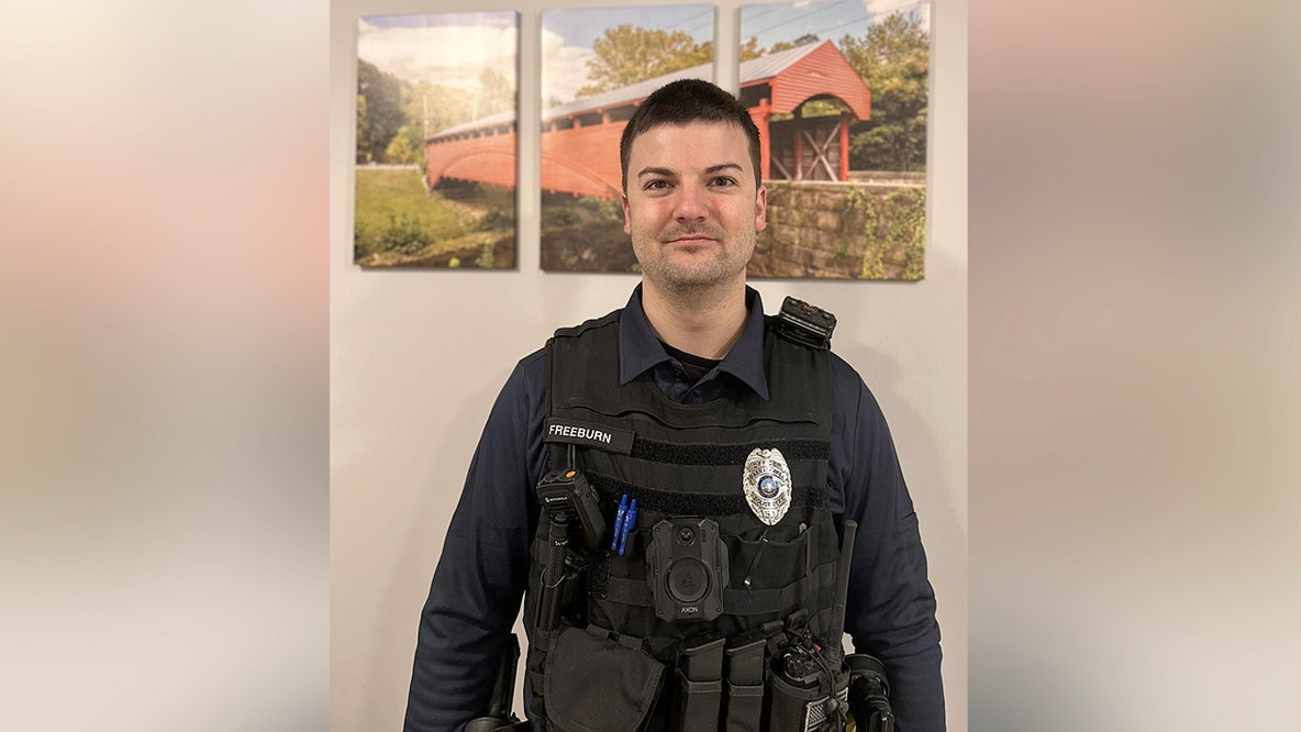 West Virginia town fires entire police force after chief resigns, sergeant alleges evidence room break-in