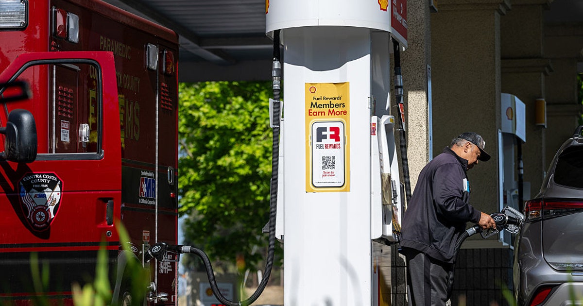 O preço médio da gasolina nos EUA aumentou para mais de 4 USD/galão