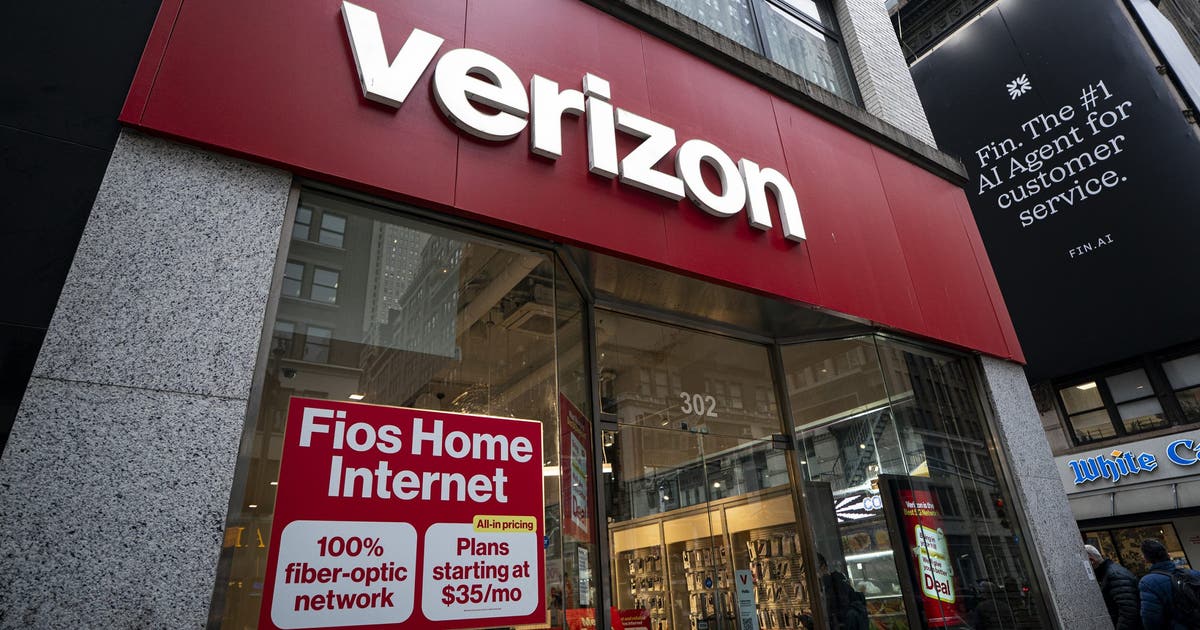 Verizon to sell nearly 300 stores, cut 500 jobs in restructuring