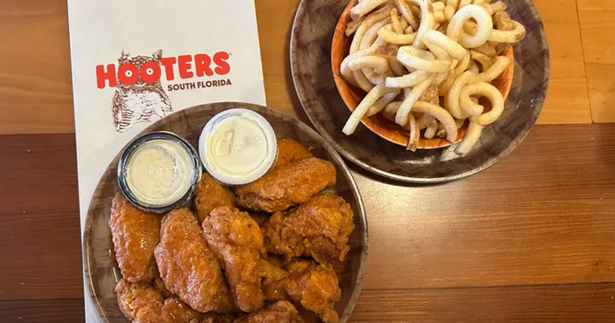 Hooters diz que crianças e famílias fazem parte de seu retorno, já que as anfitriãs insistem que são sempre bem-vindas
