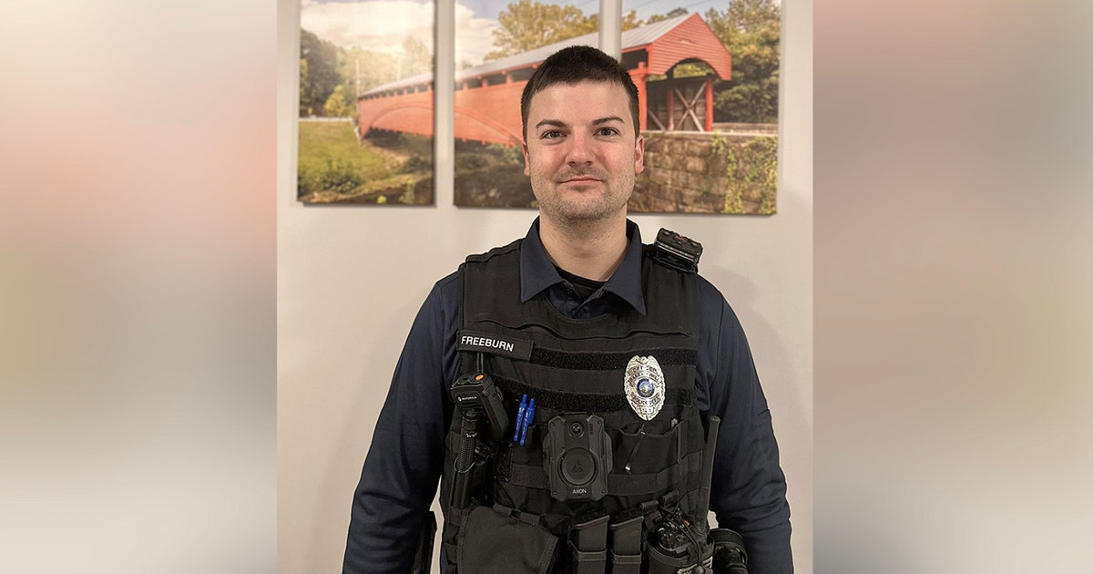Cidade da Virgínia Ocidental despede toda a força policial após a renúncia do chefe de polícia, sargento alega invasão de sala de provas