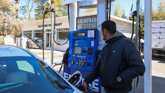 Oil prices ease after US and Iran pause military strikes