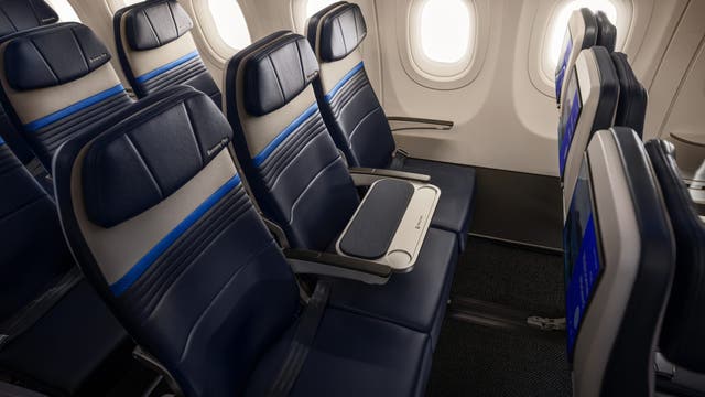 Goodbye middle seat: United Airlines announces new seating option