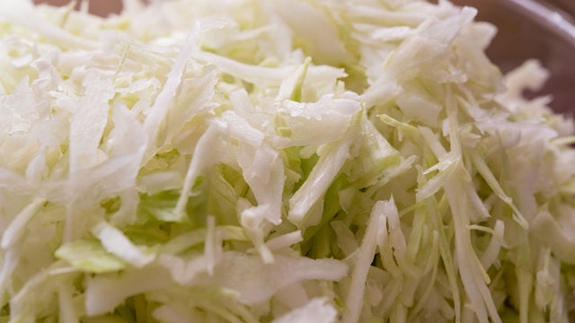 Cyclospora outbreak possibly linked to lettuce from Taco Bell supplier: Report