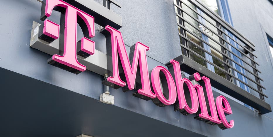 T-Mobile outage: Users report issues with phone, signal