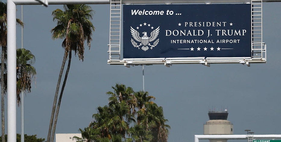 United to offer travelers free flight changes to avoid landing at Trump International Airport