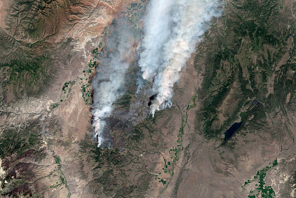 Two helicopter pilots killed in crash while battling Utah wildfire