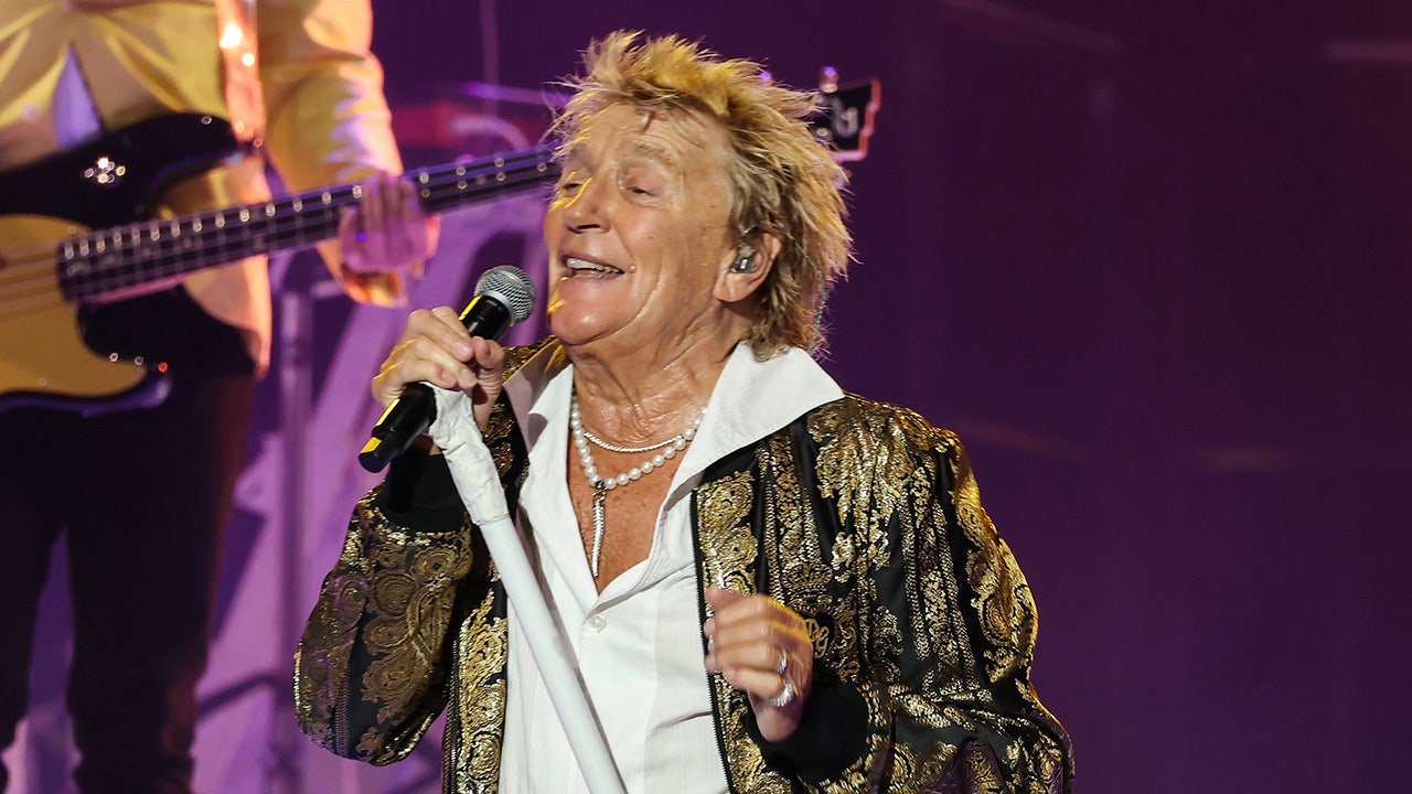 Sir Rod Stewart has heart procedure, ends farewell tour