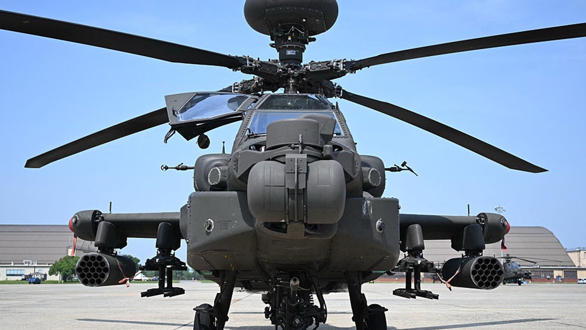 US Army temporarily halts Apache helicopter training following deadly Texas crash