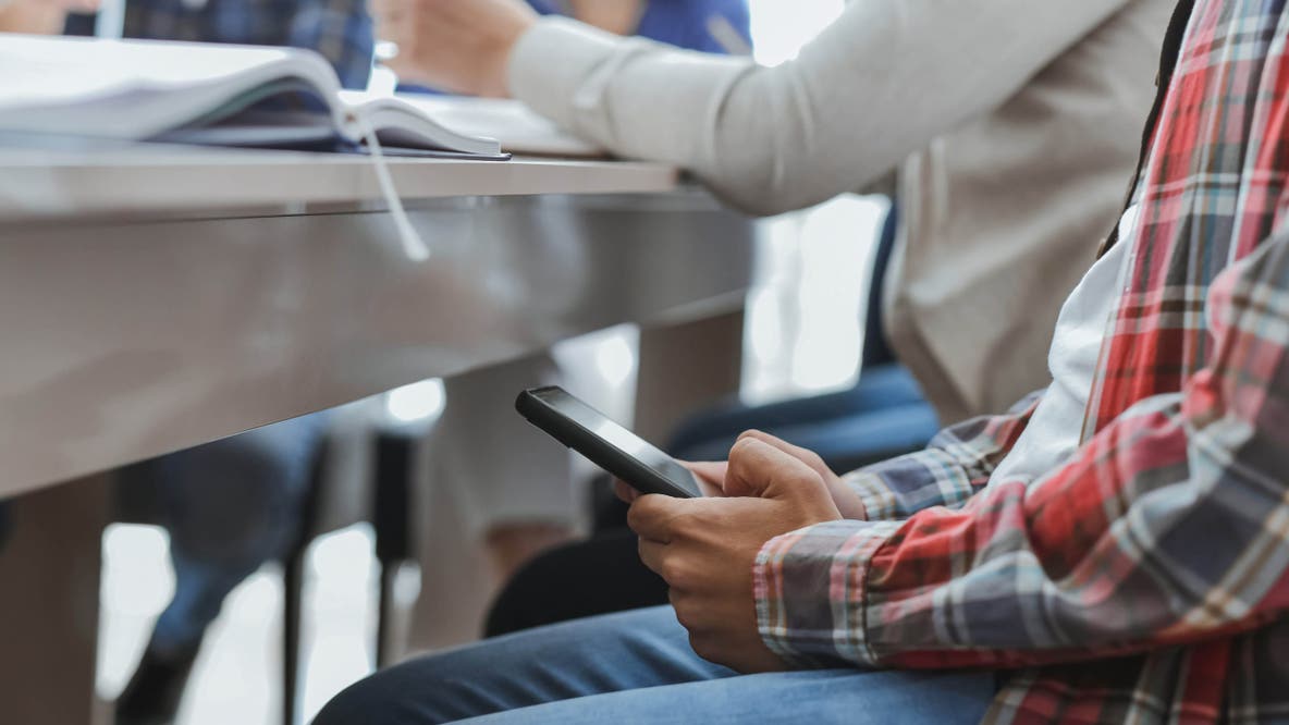 Poll reveals changes about Americans' attitudes towards cellphones in schools