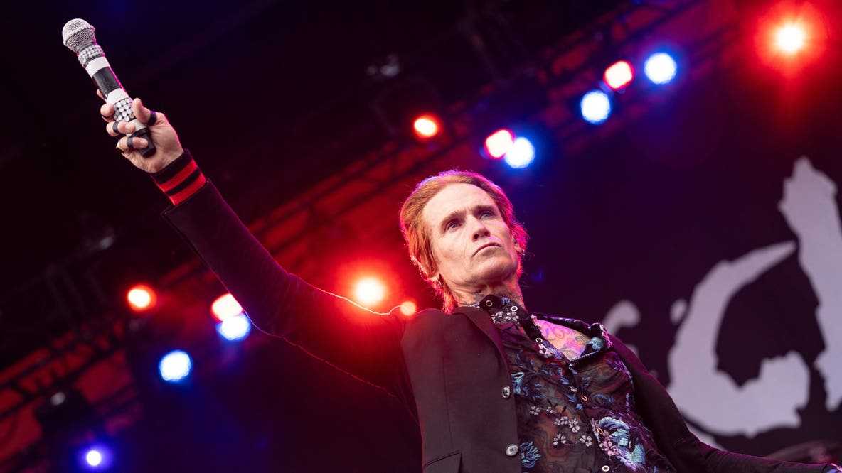 Buckcherry's tour bus involved in fatal, multi-vehicle crash