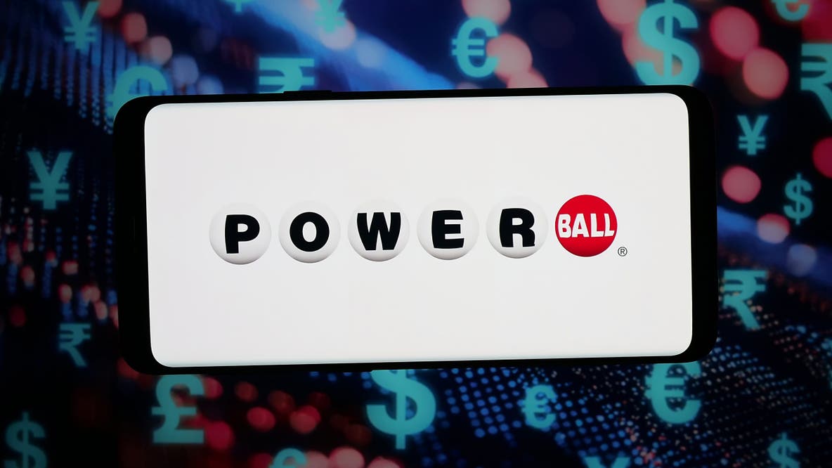 Powerball jackpot tops $900 million after no big winner Saturday