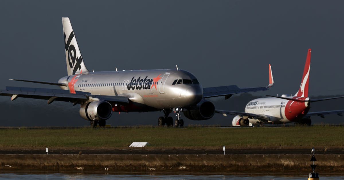 Jetstar to charge passengers for overhead carry-on bags