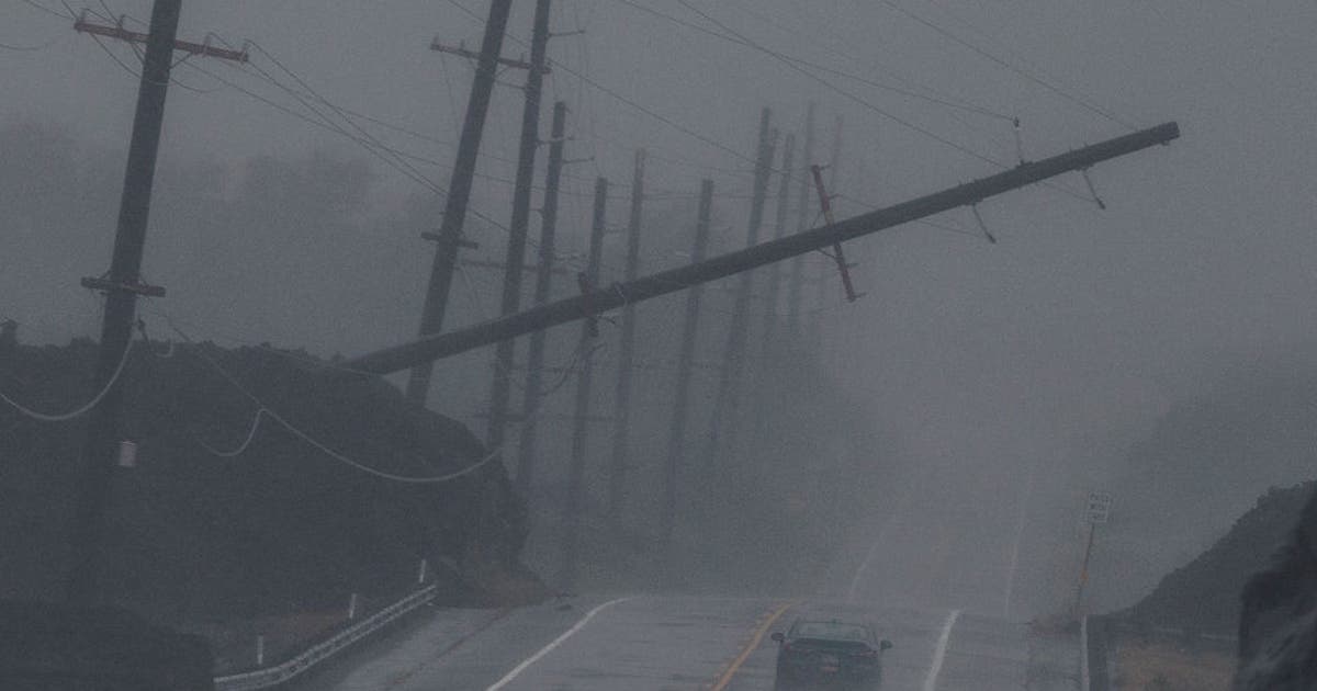 Tropical Storm Lala batters Hawaii with flooding, powerful winds; 1 dead