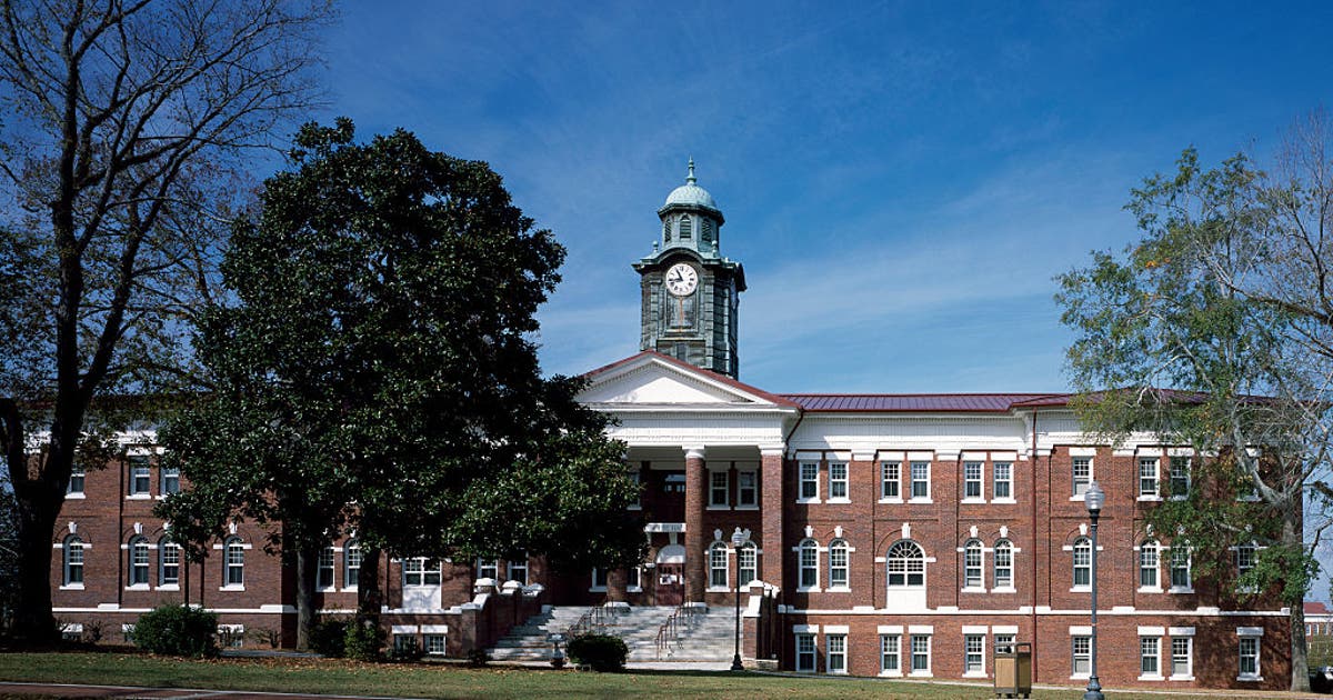 Tuskegee University requires business suits, bans bonnets and du-rags in new dress code