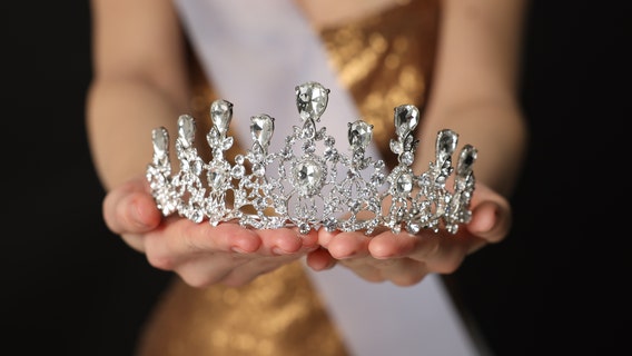 Miss North Carolina USA organizers deny politics, faith behind stripping winner of crown