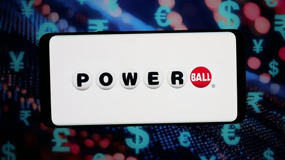 Powerball jackpot tops $900 million after no big winner Saturday