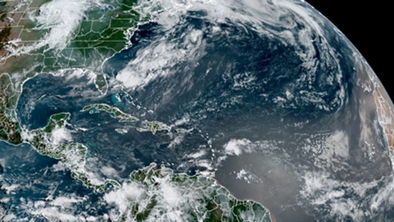 El Niño continues to strengthen toward record territory two months into the Atlantic hurricane season