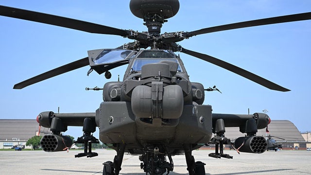 US Army temporarily halts Apache helicopter training following deadly Texas crash