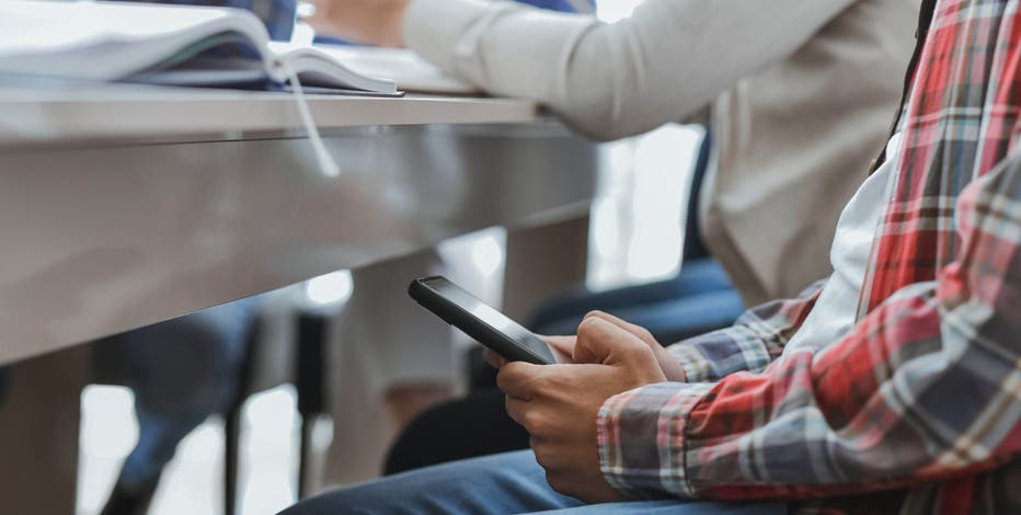 Poll reveals changes about Americans' attitudes towards cellphones in schools