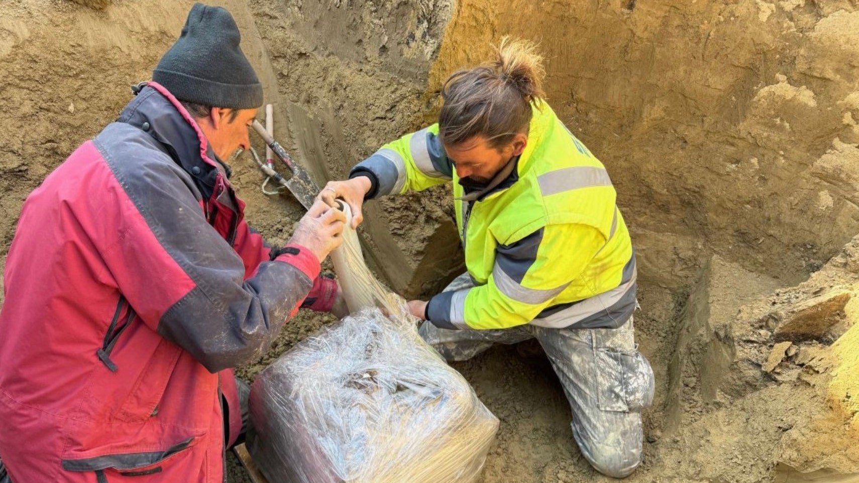 Grisly discovery from legendary Roman emperor's reign reveals soldiers' remains, weapons