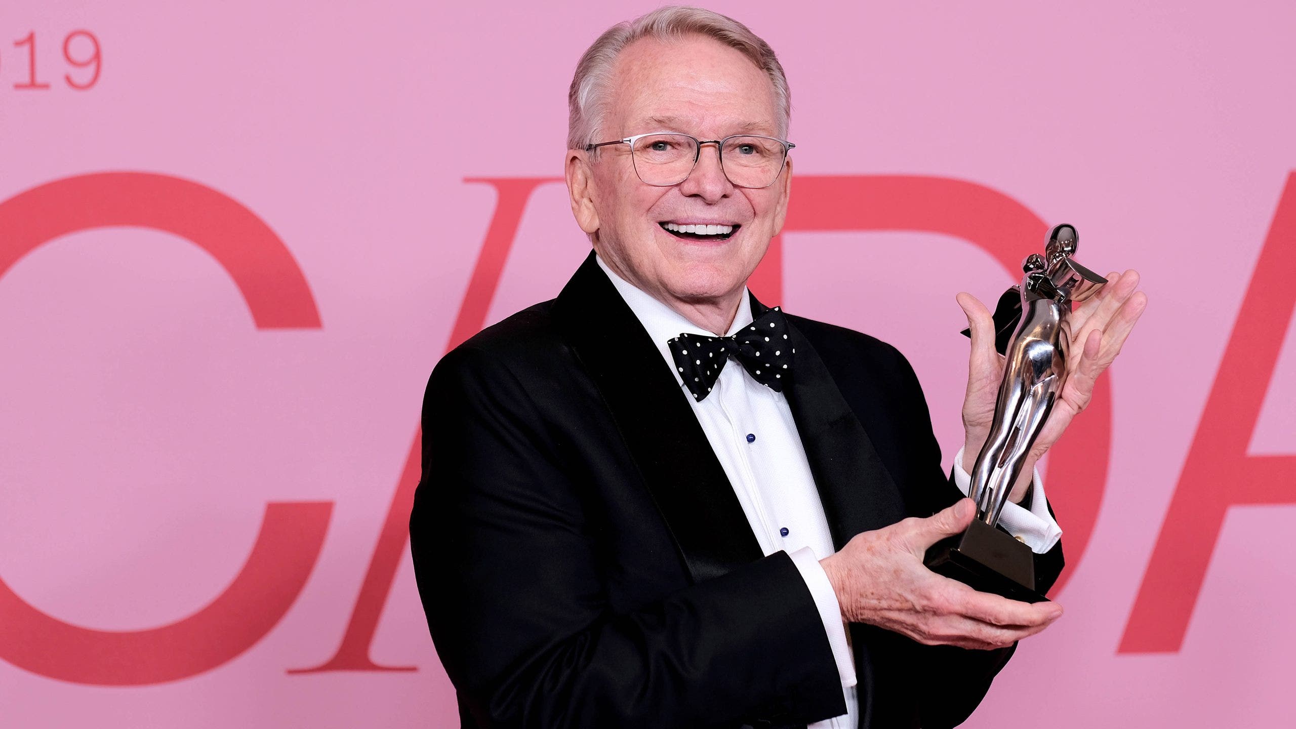 Bob Mackie, legendary fashion designer, dies at 87