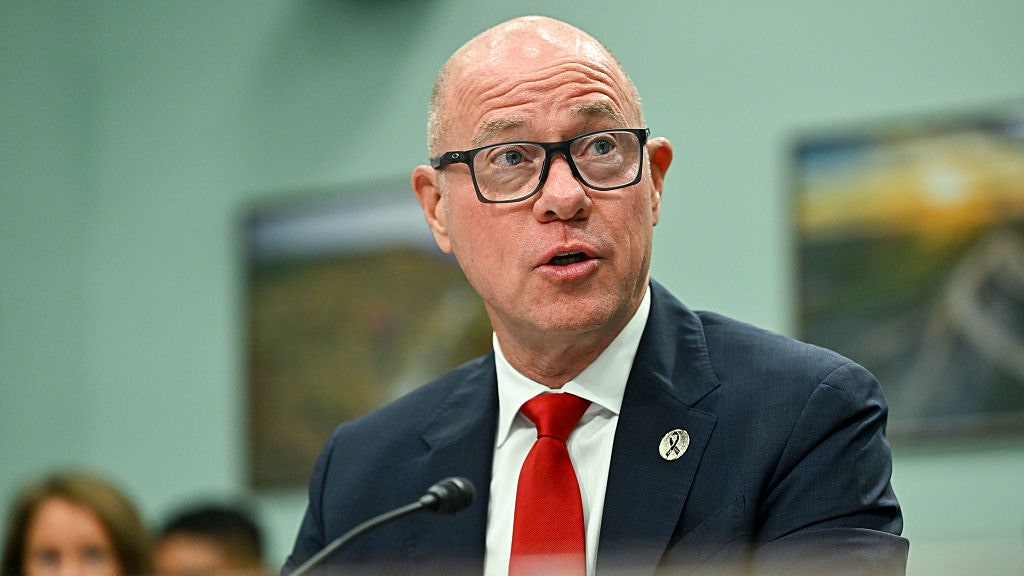 FAA head says billions more needed to modernize air traffic control