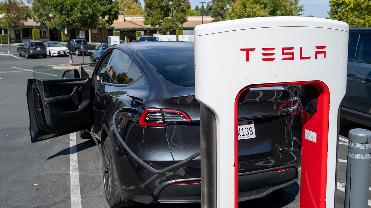 Trump declares end to ‘EV mandate’ with new fuel economy standards