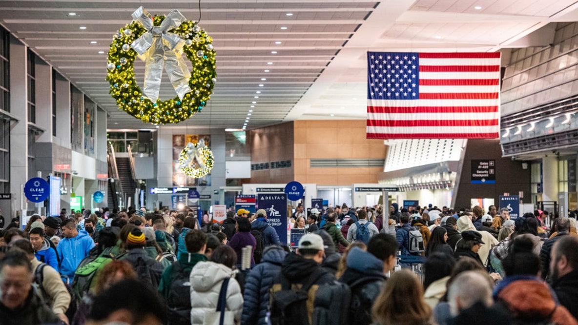 2026 holiday travel: Thanksgiving, Christmas airfares reach highest prices in a decade