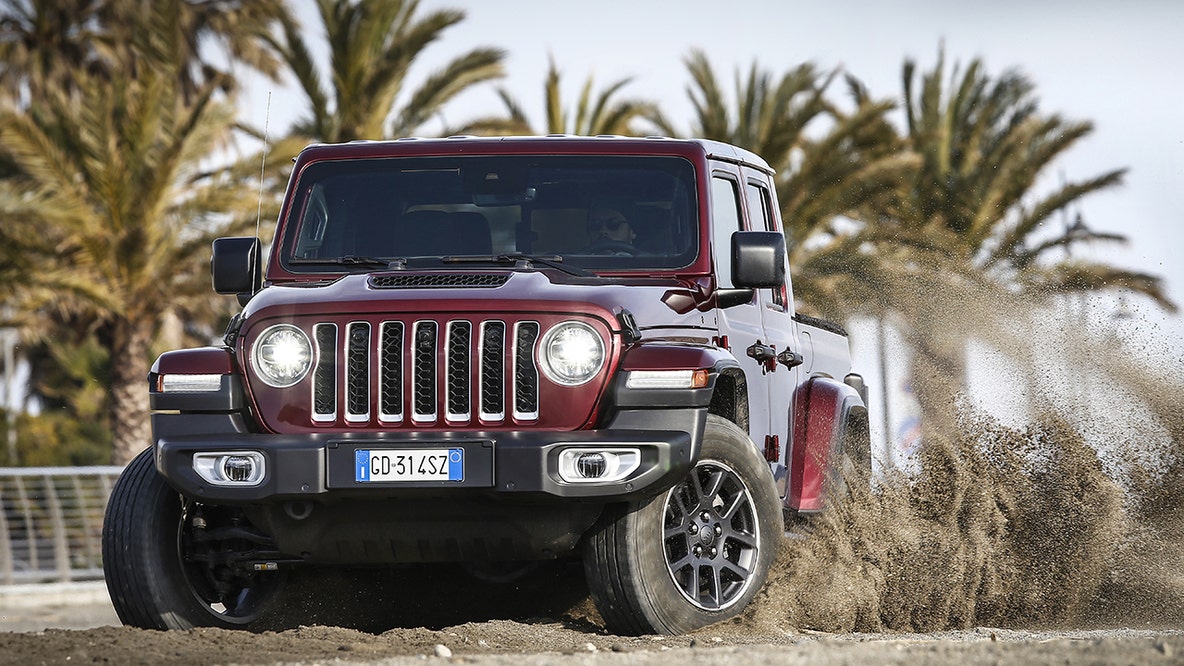 US regulators close Jeep fire danger investigation amid Stellantis recall of 1M vehicles
