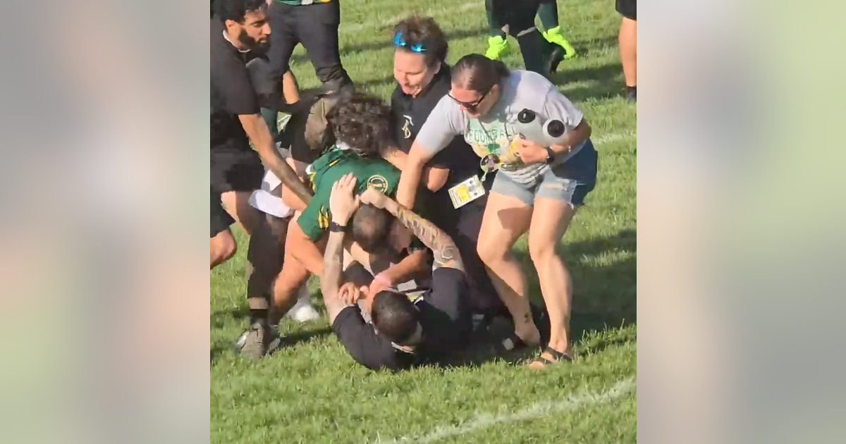 Watch: Brawl breaks out between coaches at youth football game